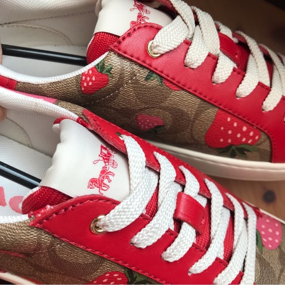 🍓 Coach Clip Low Top Sneaker In Signature Canvas With Wild Strawberry Print - Picture 11 of 13